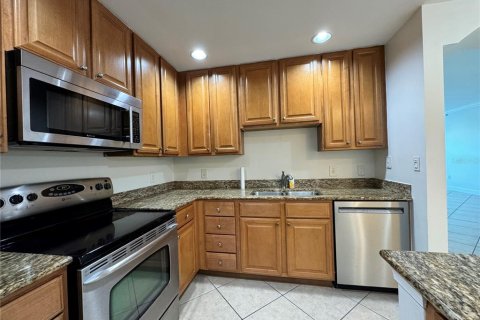 Condo in Bradenton, Florida, 2 bedrooms  № 1536929 - photo 6