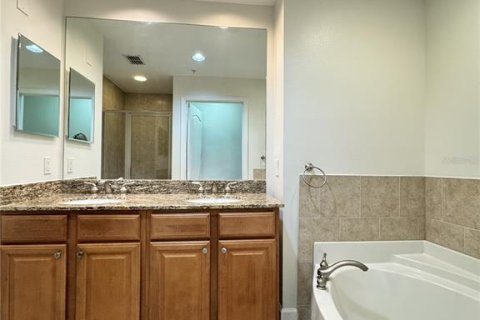 Condo in Bradenton, Florida, 2 bedrooms  № 1536929 - photo 23