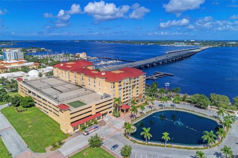 Condo in Bradenton, Florida, 2 bedrooms  № 1536929 - photo 1