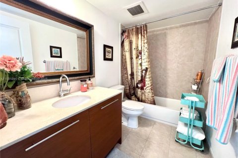 Condo in Sunrise, Florida, 2 bedrooms  № 1818407 - photo 27