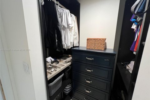 Condo in Sunrise, Florida, 2 bedrooms  № 1818407 - photo 18