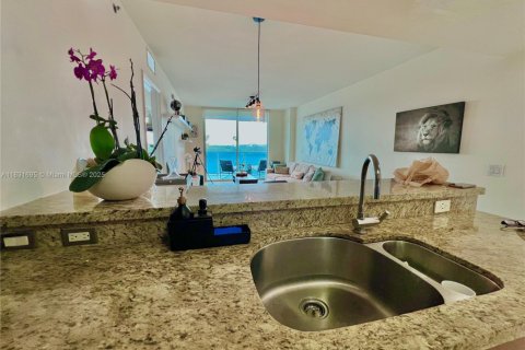 Condo in Sunrise, Florida, 2 bedrooms  № 1818407 - photo 8