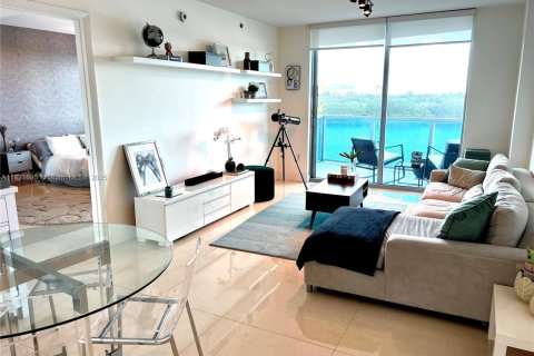 Condo in Sunrise, Florida, 2 bedrooms  № 1818407 - photo 1