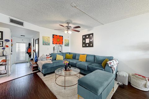Copropriété à vendre à Sunrise, Floride: 2 chambres, 78.97 m2 № 2254318 - photo 11