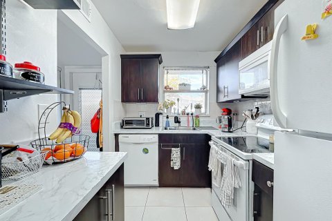 Copropriété à vendre à Sunrise, Floride: 2 chambres, 78.97 m2 № 2254318 - photo 7