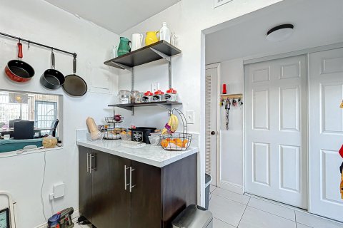 Copropriété à vendre à Sunrise, Floride: 2 chambres, 78.97 m2 № 2254318 - photo 6