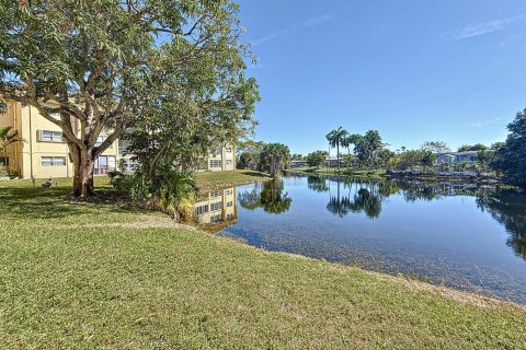 Copropriété à vendre à Sunrise, Floride: 2 chambres, 78.97 m2 № 2254318 - photo 30