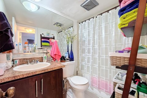 Copropriété à vendre à Sunrise, Floride: 2 chambres, 78.97 m2 № 2254318 - photo 17