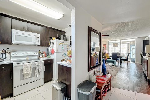 Copropriété à vendre à Sunrise, Floride: 2 chambres, 78.97 m2 № 2254318 - photo 5
