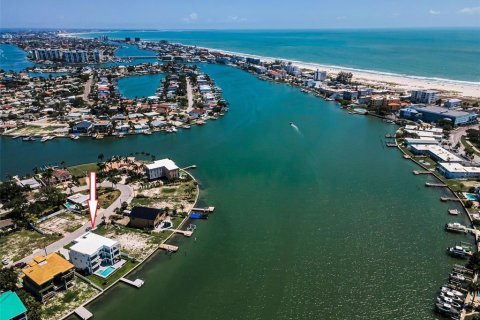 Casa en venta en Treasure Island, Florida, 5 dormitorios, 432.92 m2 № 2209028 - foto 4