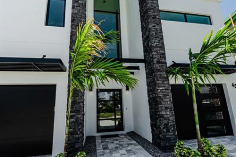 Casa en venta en Treasure Island, Florida, 5 dormitorios, 432.92 m2 № 2209028 - foto 5