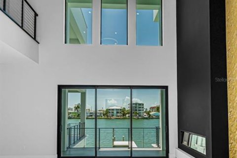 Casa en venta en Treasure Island, Florida, 5 dormitorios, 432.92 m2 № 2209028 - foto 15