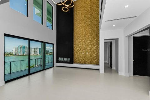 Casa en venta en Treasure Island, Florida, 5 dormitorios, 432.92 m2 № 2209028 - foto 13