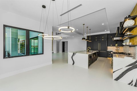 Casa en venta en Treasure Island, Florida, 5 dormitorios, 432.92 m2 № 2209028 - foto 30