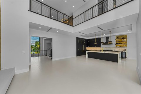 Casa en venta en Treasure Island, Florida, 5 dormitorios, 432.92 m2 № 2209028 - foto 18