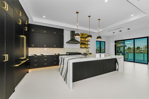 Casa en venta en Treasure Island, Florida, 5 dormitorios, 432.92 m2 № 2209028 - foto 20