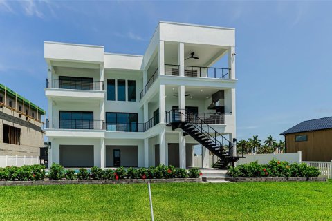 Casa en venta en Treasure Island, Florida, 5 dormitorios, 432.92 m2 № 2209028 - foto 3