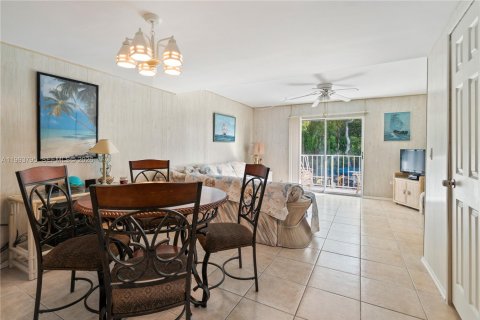 Townhouse in Key Largo, Florida 2 bedrooms, 95.13 sq.m. № 2055650