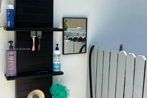 Снять в аренду виллу или дом в Холливуд, Флорида 3 спальни, 177.26м2, № 1959440 - фото 6