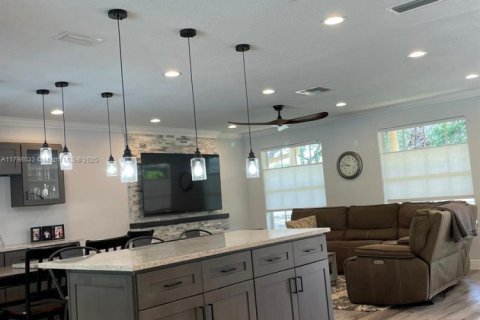 Снять в аренду виллу или дом в Холливуд, Флорида 3 спальни, 177.26м2, № 1959440 - фото 9