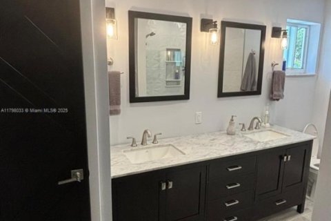 Снять в аренду виллу или дом в Холливуд, Флорида 3 спальни, 177.26м2, № 1959440 - фото 20