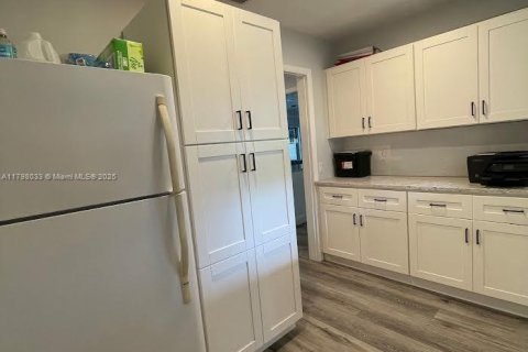 Снять в аренду виллу или дом в Холливуд, Флорида 3 спальни, 177.26м2, № 1959440 - фото 15