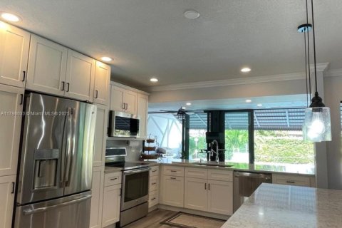 Снять в аренду виллу или дом в Холливуд, Флорида 3 спальни, 177.26м2, № 1959440 - фото 2