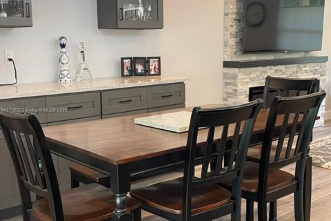 Снять в аренду виллу или дом в Холливуд, Флорида 3 спальни, 177.26м2, № 1959440 - фото 10