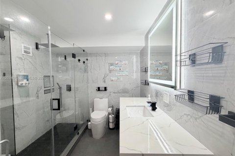 Copropriété à louer à Hollywood, Floride: 2 chambres, 102.19 m2 № 2389999 - photo 14