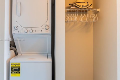 Condominio en venta en North Bay Village, Florida, 2 dormitorios, 95.69 m2 № 1985660 - foto 29