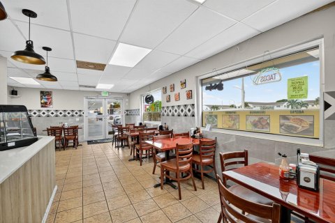 Immobilier commercial à vendre à Riviera Beach, Floride № 2082304 - photo 4