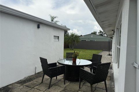 Villa ou maison à vendre à Sarasota, Floride: 4 chambres, 193.7 m2 № 2144663 - photo 4