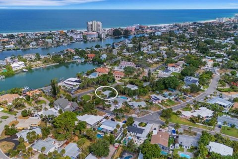 Casa en alquiler en Saint Pete Beach, Florida, 3 dormitorios, 139.35 m2 № 1899367 - foto 12