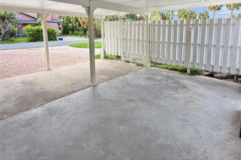 Casa en alquiler en Saint Pete Beach, Florida, 3 dormitorios, 139.35 m2 № 1899367 - foto 27