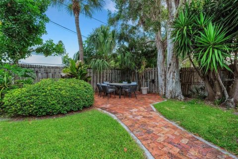 Casa en alquiler en Saint Pete Beach, Florida, 3 dormitorios, 139.35 m2 № 1899367 - foto 11