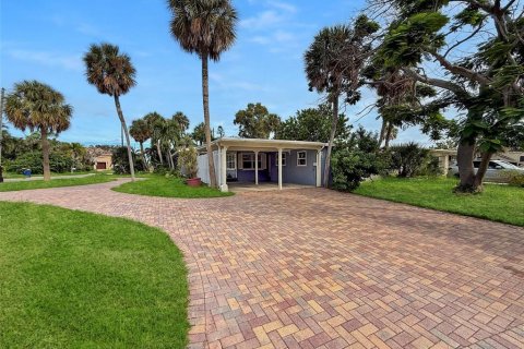 Casa en alquiler en Saint Pete Beach, Florida, 3 dormitorios, 139.35 m2 № 1899367 - foto 2