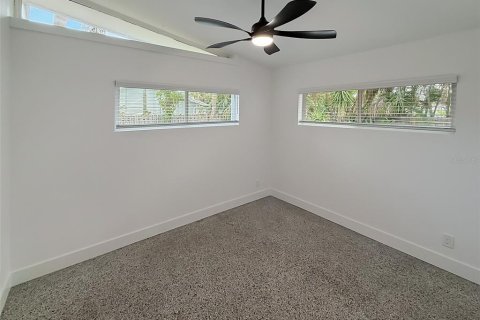 Casa en alquiler en Saint Pete Beach, Florida, 3 dormitorios, 139.35 m2 № 1899367 - foto 20