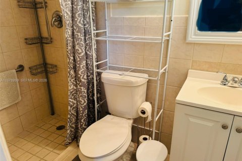 Villa ou maison à vendre à Miami, Floride: 3 chambres, 132.11 m2 № 2044649 - photo 24