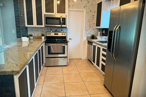 Villa ou maison à vendre à Miami, Floride: 3 chambres, 132.11 m2 № 2044649 - photo 5