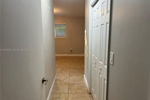 Villa ou maison à vendre à Miami, Floride: 3 chambres, 132.11 m2 № 2044649 - photo 10