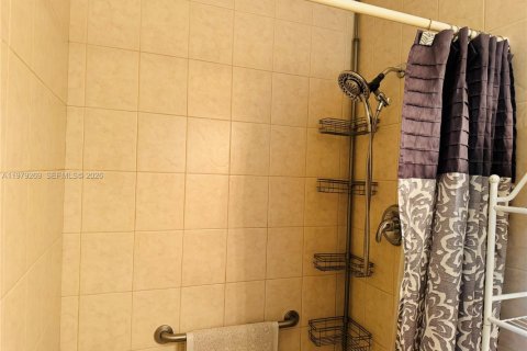 Villa ou maison à vendre à Miami, Floride: 3 chambres, 132.11 m2 № 2044649 - photo 17