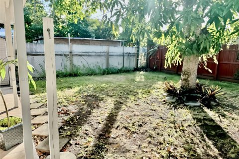 Casa en venta en Miami, Florida, 3 dormitorios, 132.11 m2 № 2044649 - foto 27