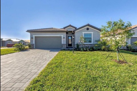 House in LORRAINE LAKES in Bradenton, Florida 4 bedrooms, 187.29 sq.m. № 2216055