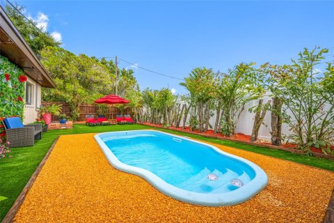 Villa ou maison à vendre à Clearwater, Floride: 4 chambres, 239.97 m2 № 2403335 - photo 2