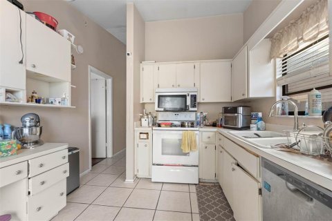 Propiedad comercial en venta en Orlando, Florida, 4 dormitorios, 198.44 m2 № 1543874 - foto 9