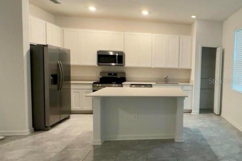 Adosado en alquiler en Davenport, Florida, 3 dormitorios, 161.46 m2 № 1685043 - foto 1