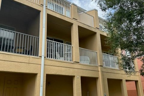 Townhouse in Lakewood Ranch, Florida 2 bedrooms, 101.45 sq.m. № 1250165 - photo 12