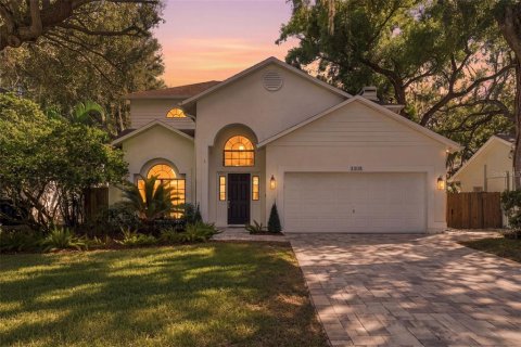 Casa en Tampa, Florida 4 dormitorios, 228.26 m2 № 2395836