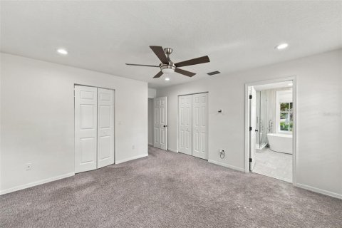 Casa en venta en Tampa, Florida, 4 dormitorios, 228.26 m2 № 2395836 - foto 4