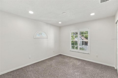 Casa en venta en Tampa, Florida, 4 dormitorios, 228.26 m2 № 2395836 - foto 9